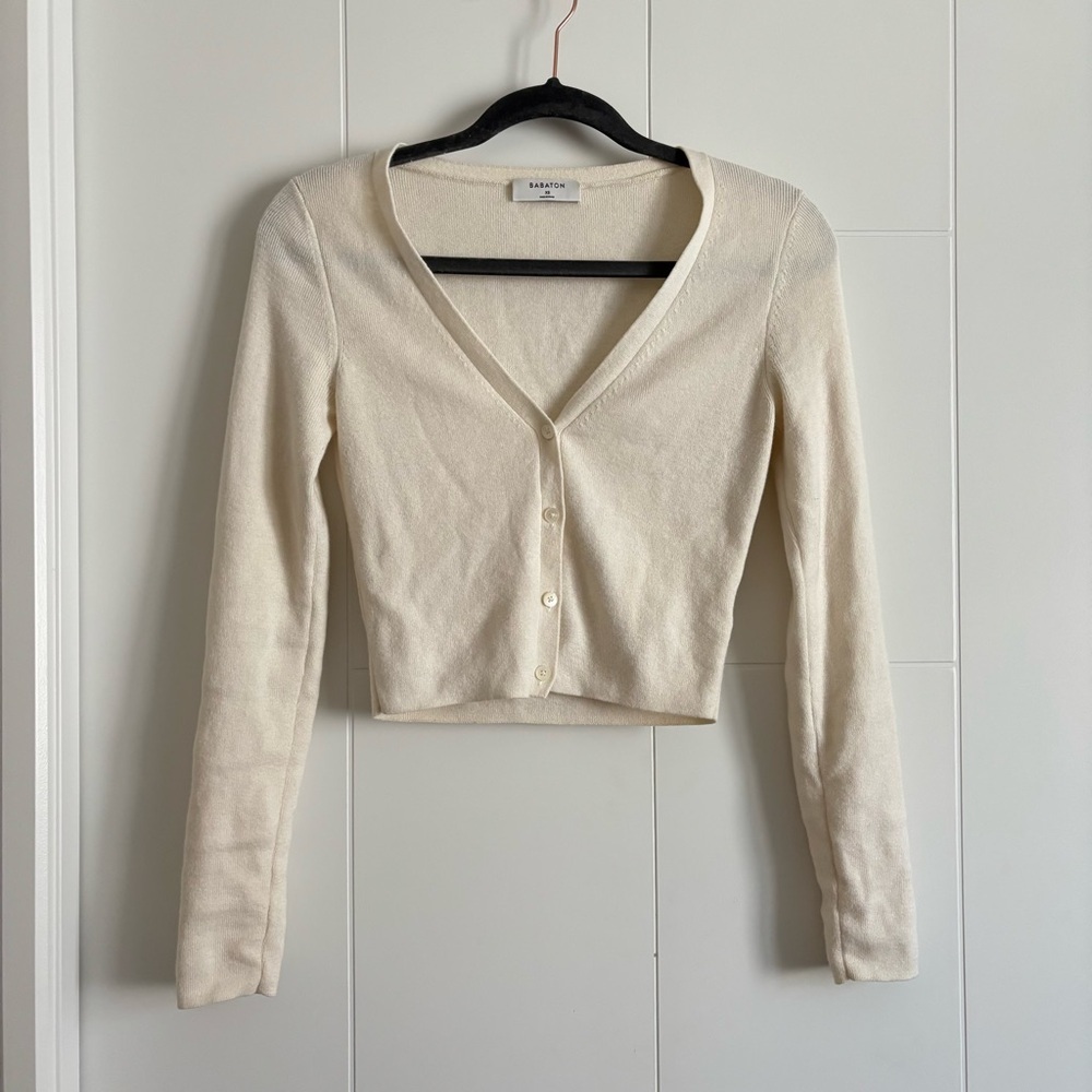 Aritzia Babaton Georgia Cream V-Neck Button-Up Cardigan